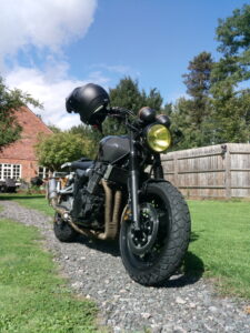 Xjr 1300 custom photo 1