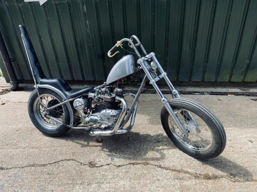 “The Bar Hopper” -Triumph T120 Ch