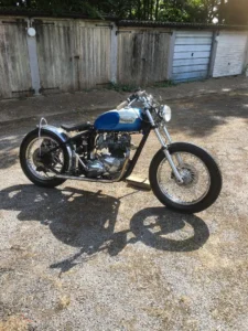 Triumph T140 Bobber photo 1