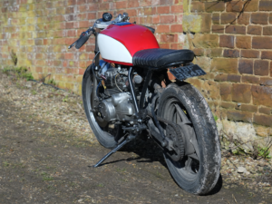 Honda CB400 Cafe Racer photo 2