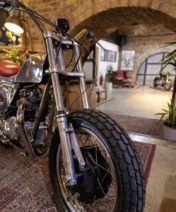 Triumph Metisse T140 Street Tracker photo 5